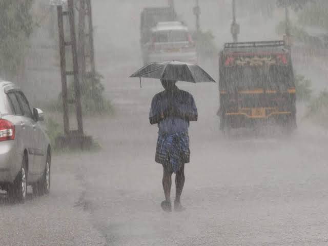 ಹಲವೆಡೆ ಗುಡುಗು ಸಹಿತ ಭಾರಿ ಮಳೆ ಮುನ್ಸೂಚನೆ ನೀಡಿದ‌‌ ಹವಮಾನ ಇಲಾಖೆ…