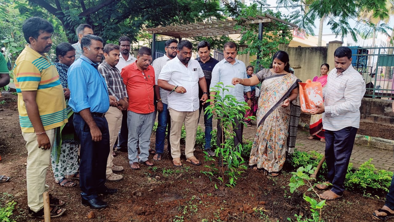 ಸ್ಥಳೀಯ ದೇಶಿ ಮೂಲದ ಸಸಿಗಳ ಬೆಳೆಸಲು ಕ್ರಮ; ಮೇಯರ್