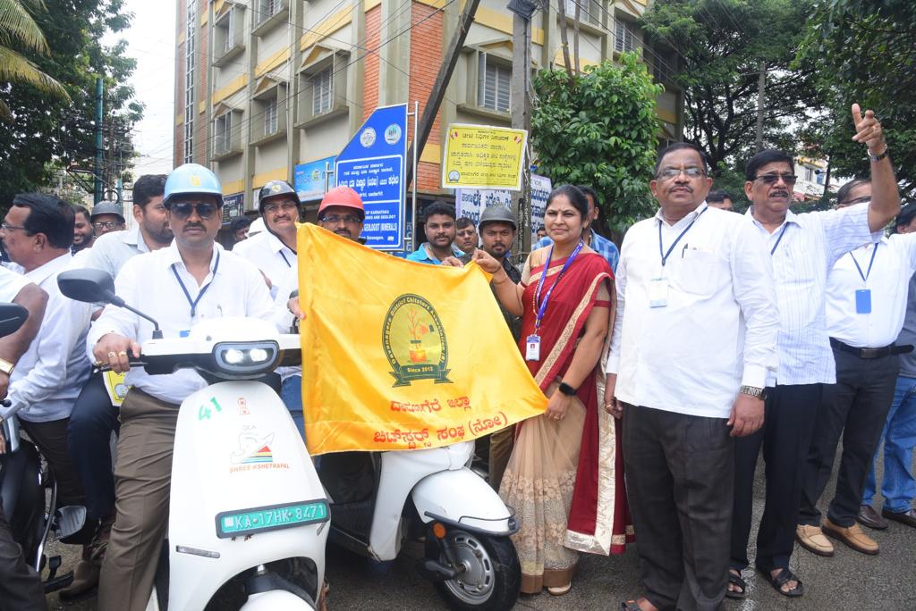 ಚೀಟಿ ನಿಧಿಗಳ ದಿನಾಚರಣೆ : ದಾವಣಗೆರೆಯಲ್ಲಿ ಬೈಕ್ ರಾಲಿ..