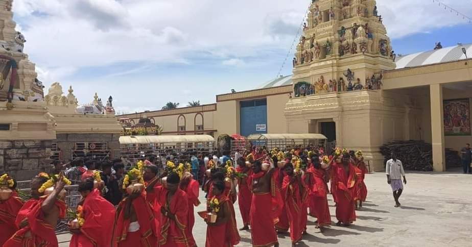 ಶ್ರಾವಣ ಮಾಸದ ಕೊನೆಯ ದಿನದ ಹಿನ್ನೆಲೆ ಮಲೆ ಮಾದೇಶ್ವರ ದೇವಸ್ಥಾನದಲ್ಲಿ ಕುಂಭಾಭಿಷೇಕ ವಿಶೇಷ ಪೂಜೆ…