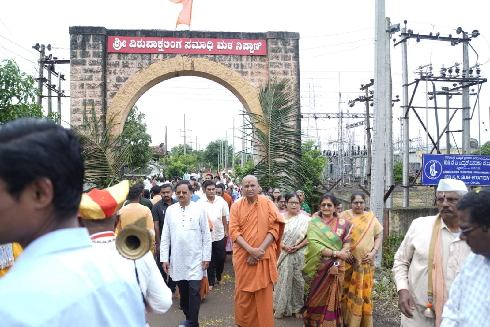 ದಾಸೋಹ,ಶ್ರೀ ವಿರುಪಾಕ್ಷಲಿಂಗ ಸಮಾಧಿಮಠ ಯಾತ್ರಾ ಮಹೋತ್ಸವ ಹಾಗೂ ಪಲ್ಲಕ್ಕಿ ಮೆರವಣಿಗೆಗೆ ಮಹೋತ್ಸವದಲ್ಲಿ ಶಶಿಕಲಾ ಜೊಲ್ಲೆ,,