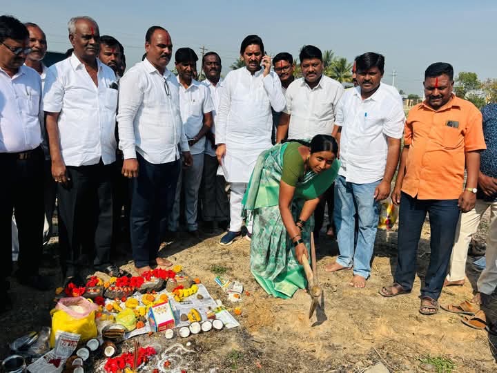 ಅಥಣಿ ಗ್ರಾಮೀಣದ ಬಾಸಿಂಗೆ ತೋಟದಲ್ಲಿ ಅಂಗನವಾಡಿ ಕೇಂದ್ರ 2ರ ಭೂಮಿ ಪೂಜೆ….